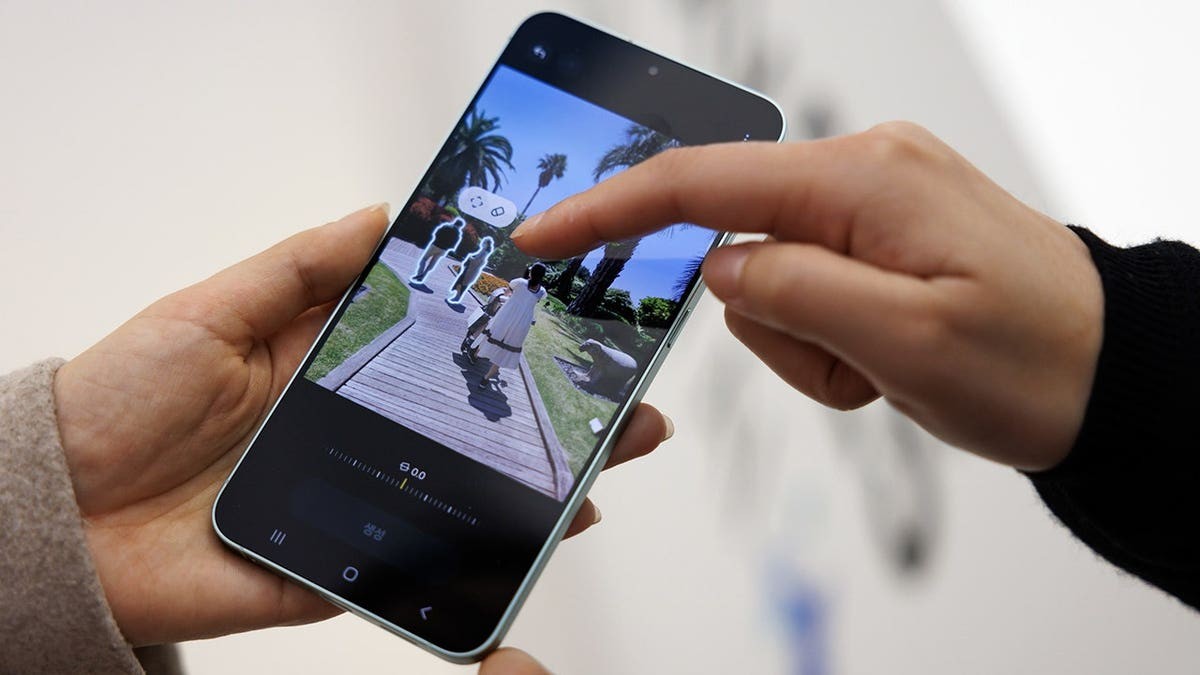 Here's some tips on how to organize photos with keywords on your phone at george magazine