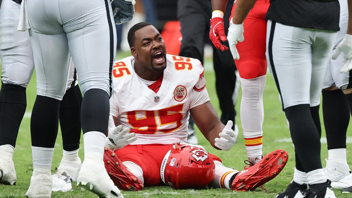 Kansas City Chiefs star defensive lineman Chris Jones caught in screaming match with coaches on sidelines  at george magazine