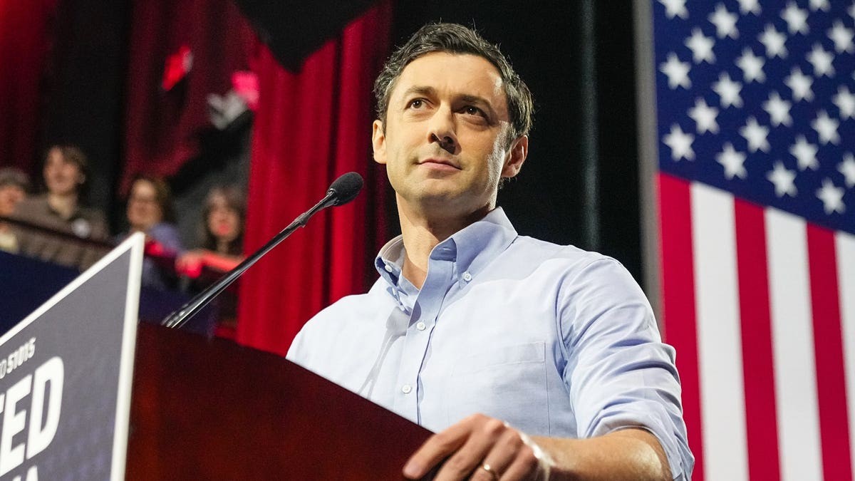 Dem senator says 'zero interest in running for president' in debate with GOP opponent at george magazine