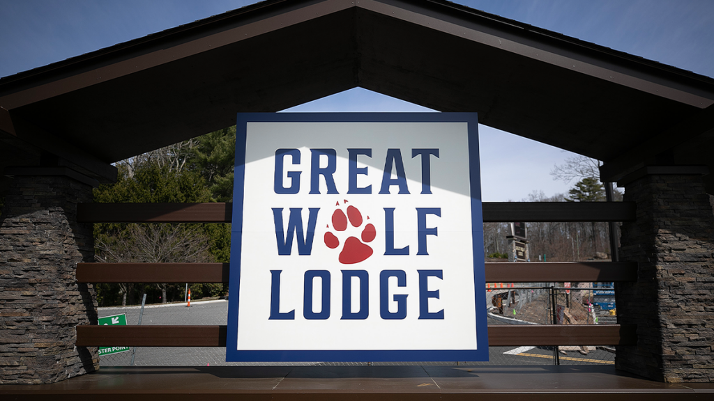 Great Wolf Lodge horror as mom accused of killing husband and toddler inside hotel room
