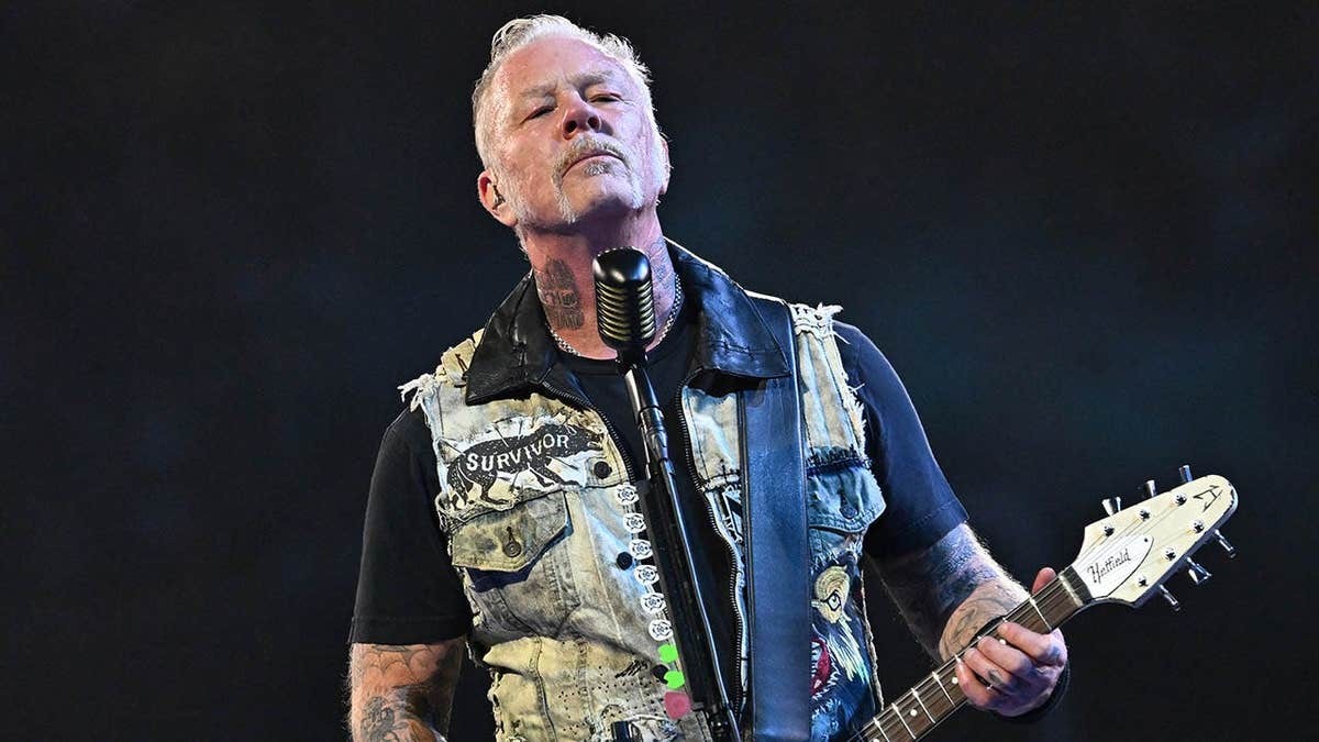 Metallica frontman James Hetfield blasts entertainers pushing political agendas at concerts  at george magazine