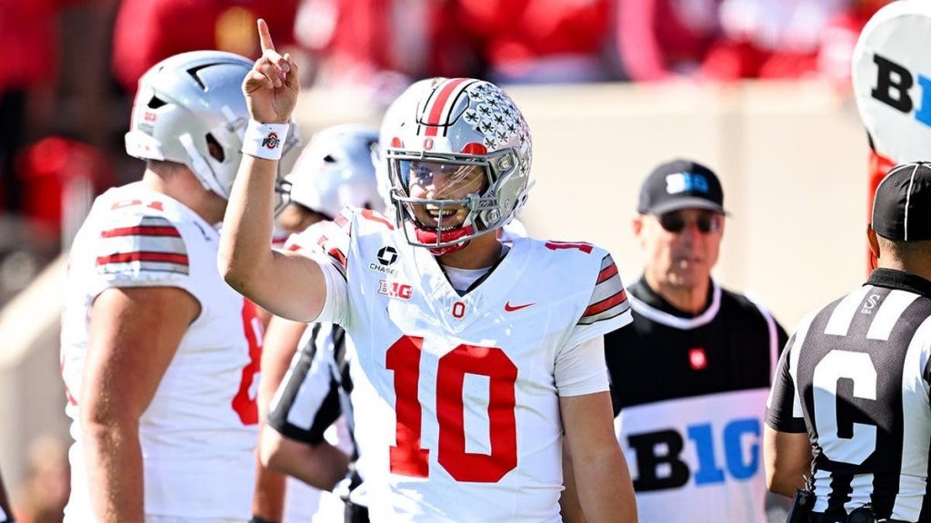 Ohio State snaps Indiana’s 22-game winning streak, hands reigning champs first loss since 2024 in thriller