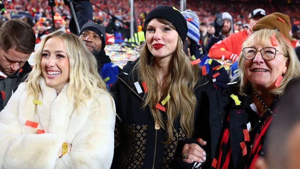 NFL legend Emmitt Smith defends Taylor Swift as her presence at games draws ire of football fans