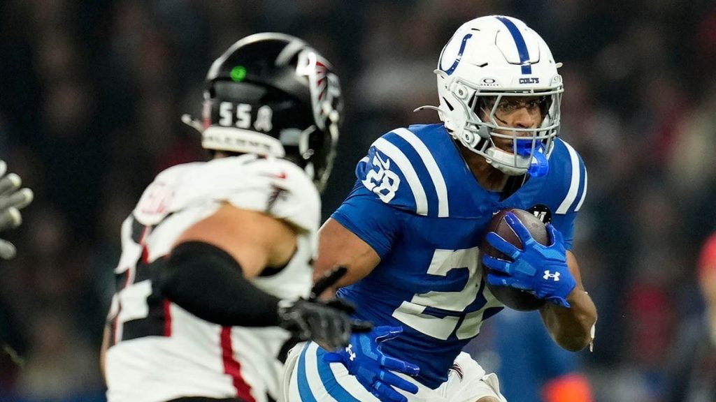 Colts and Patriots 6-point teaser is the football betting play of the week at -130 odds