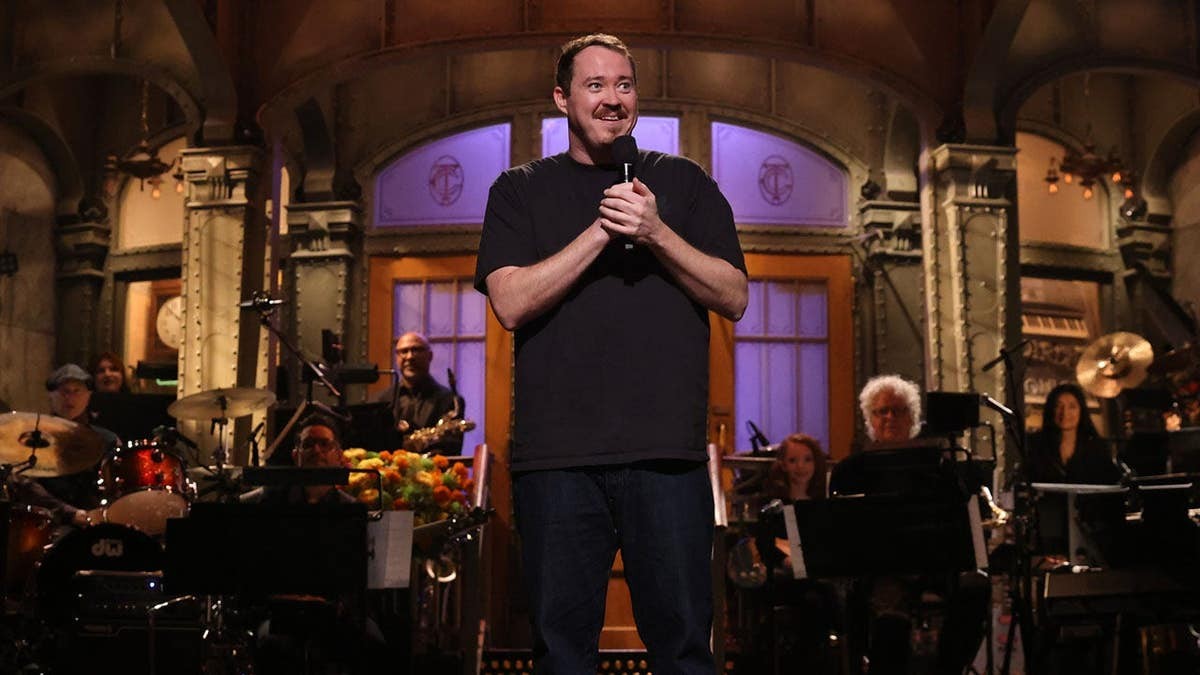 'SNL' cast member Michael Che shrugs off Shane Gillis' monologue joke saying, 'that's comedy'  at george magazine