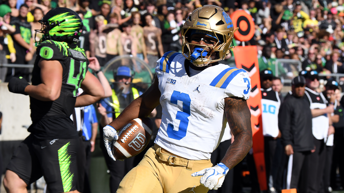 UCLA Bruins upset Oregon Ducks to stay unbeaten and change the Big Ten championship picture  at george magazine